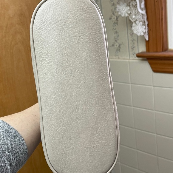 Large Light Taupe Florentine Dottie - Picture 6 of 11